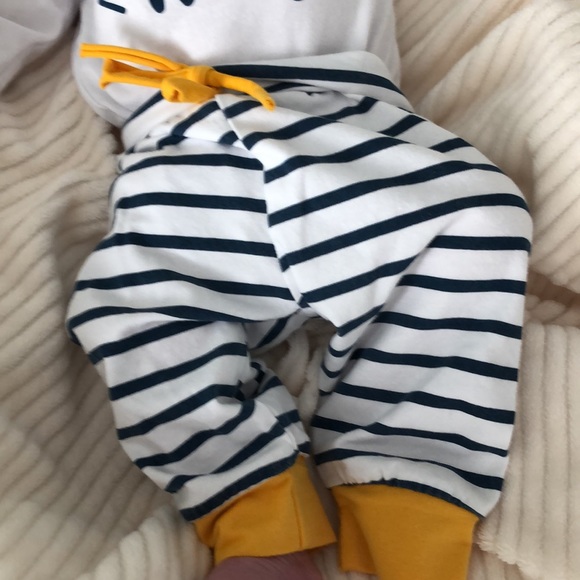 “Hello World” Outfit Size 3 Month with Matching Hat (Gender Neutral) - Picture 4 of 4